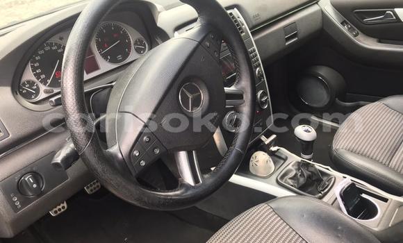 Acheter Occasion Voiture Mercedes-Benz 200 Gris à Kigali, Rwanda