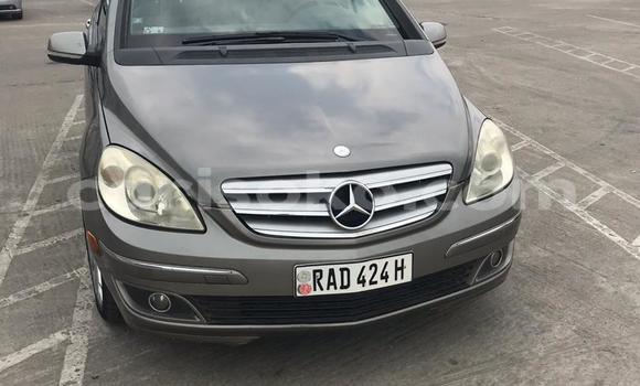 اشتري مستعمل Mercedes-Benz 200 Gris سيارة في Kigali في Rwanda اشتري مستعمل Mercedes-Benz 200 Gris سيارة في Kigali في Rwanda