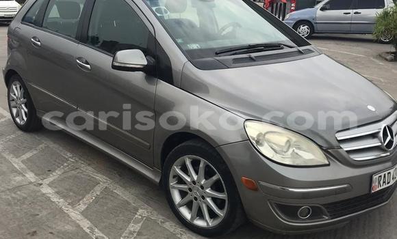 اشتري مستعمل Mercedes-Benz 200 Gris سيارة في Kigali في Rwanda اشتري مستعمل Mercedes-Benz 200 Gris سيارة في Kigali في Rwanda