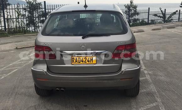 اشتري مستعمل Mercedes-Benz 200 Gris سيارة في Kigali في Rwanda اشتري مستعمل Mercedes-Benz 200 Gris سيارة في Kigali في Rwanda