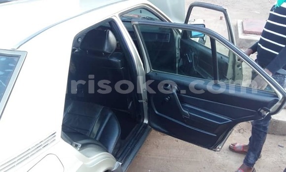 اشتري مستعمل Mercedes-Benz E–Class Gris سيارة في Kigali في Rwanda اشتري مستعمل Mercedes-Benz E–Class Gris سيارة في Kigali في Rwanda