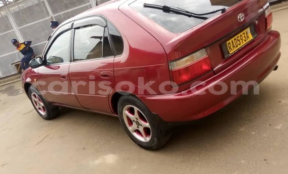 Acheter Occasion Voiture Toyota Corolla Rouge à Kigali, Rwanda Acheter Occasion Voiture Toyota Corolla Rouge à Kigali, Rwanda