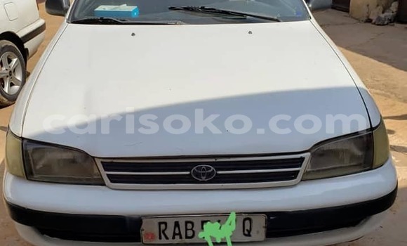Acheter Occasion Voiture Toyota Carina E Blanc à Kigali, Rwanda Acheter Occasion Voiture Toyota Carina E Blanc à Kigali, Rwanda