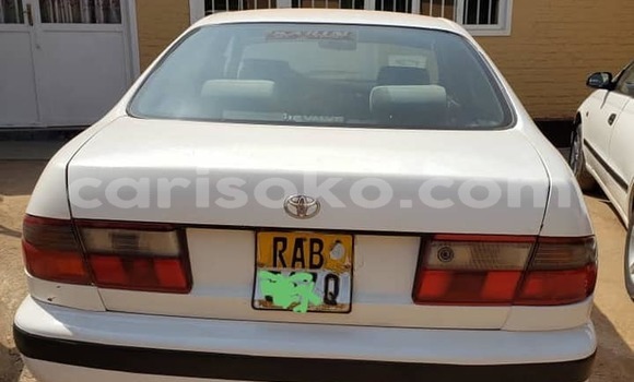 Acheter Occasion Voiture Toyota Carina E Blanc à Kigali, Rwanda Acheter Occasion Voiture Toyota Carina E Blanc à Kigali, Rwanda