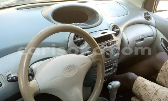 Acheter Occasion Voiture Toyota Vitz Bleu à Kigali, Rwanda Acheter Occasion Voiture Toyota Vitz Bleu à Kigali, Rwanda