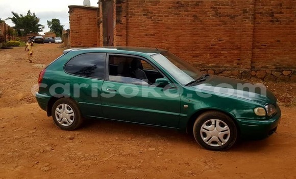 Acheter Occasion Voiture Toyota Corolla Vert à Kigali, Rwanda Acheter Occasion Voiture Toyota Corolla Vert à Kigali, Rwanda