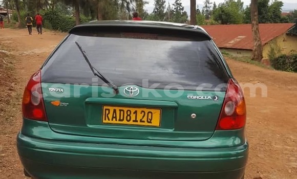 Acheter Occasion Voiture Toyota Corolla Vert à Kigali, Rwanda Acheter Occasion Voiture Toyota Corolla Vert à Kigali, Rwanda