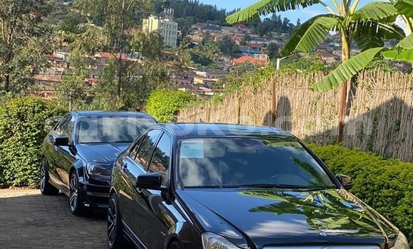 Acheter Occasion Voiture Mercedes-Benz C–Class Noir à Kigali, Rwanda Acheter Occasion Voiture Mercedes-Benz C–Class Noir à Kigali, Rwanda
