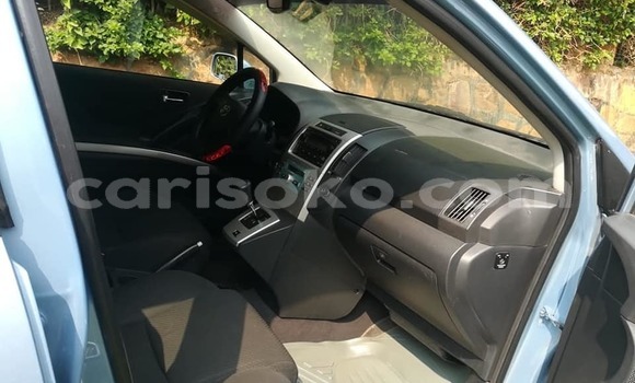 Acheter Occasion Voiture Toyota Corolla Verso Bleu à Kigali, Rwanda Acheter Occasion Voiture Toyota Corolla Verso Bleu à Kigali, Rwanda