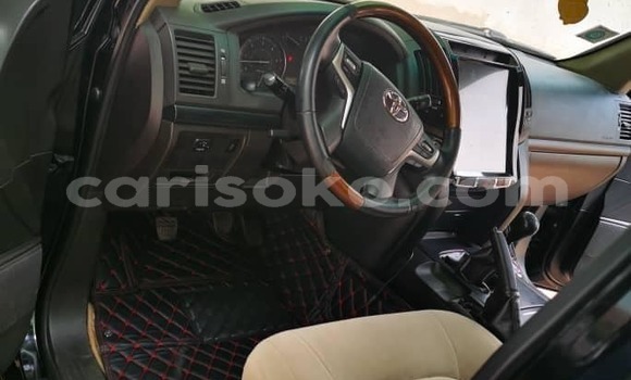اشتري مستعمل Toyota Land Cruiser Noir سيارة في Kigali في Rwanda اشتري مستعمل Toyota Land Cruiser Noir سيارة في Kigali في Rwanda