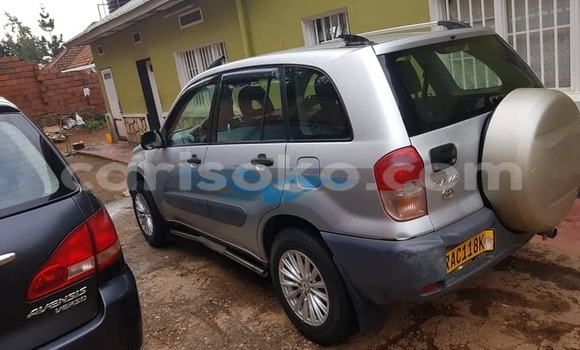 Acheter Occasion Voiture Toyota RAV4 Gris à Kigali, Rwanda Acheter Occasion Voiture Toyota RAV4 Gris à Kigali, Rwanda
