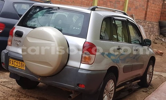 Acheter Occasion Voiture Toyota RAV4 Gris à Kigali, Rwanda Acheter Occasion Voiture Toyota RAV4 Gris à Kigali, Rwanda