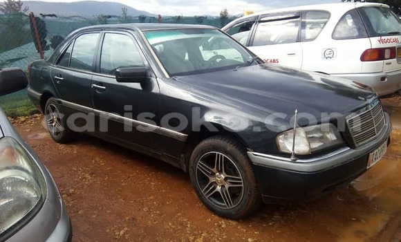 Acheter Occasion Voiture Mercedes-Benz C–Class Noir à Kigali, Rwanda Acheter Occasion Voiture Mercedes-Benz C–Class Noir à Kigali, Rwanda