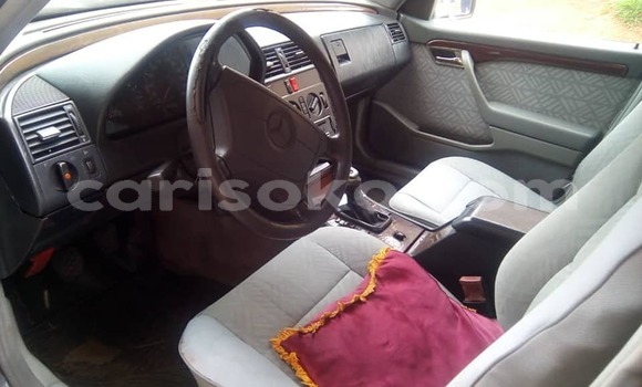 Acheter Occasion Voiture Mercedes-Benz C–Class Noir à Kigali, Rwanda Acheter Occasion Voiture Mercedes-Benz C–Class Noir à Kigali, Rwanda