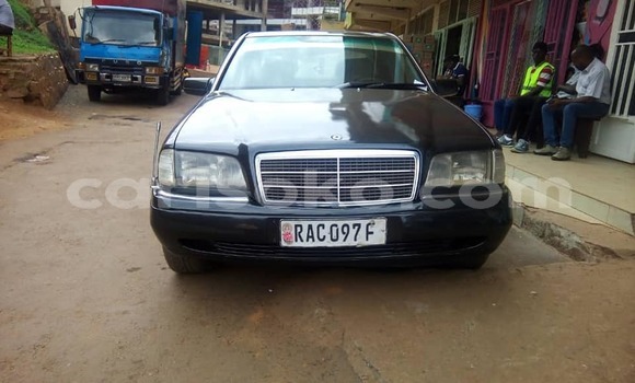 Acheter Occasion Voiture Mercedes-Benz C–Class Noir à Kigali, Rwanda Acheter Occasion Voiture Mercedes-Benz C–Class Noir à Kigali, Rwanda