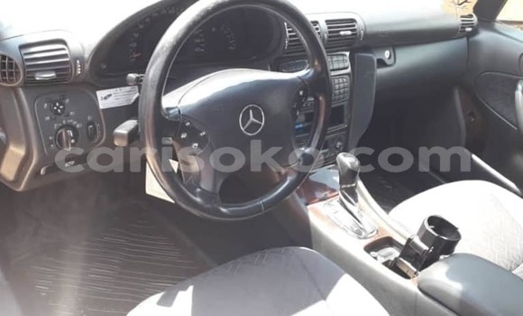 Acheter Occasion Voiture Mercedes-Benz C–Class Rouge à Kigali, Rwanda Acheter Occasion Voiture Mercedes-Benz C–Class Rouge à Kigali, Rwanda