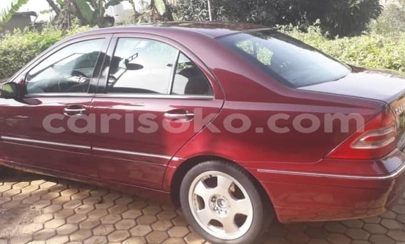 Acheter Occasion Voiture Mercedes-Benz C–Class Rouge à Kigali, Rwanda Acheter Occasion Voiture Mercedes-Benz C–Class Rouge à Kigali, Rwanda