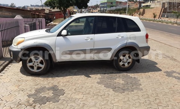 Sayi Na hannu Toyota RAV4 Blanc Mota in Kigali a Rwanda Sayi Na hannu Toyota RAV4 Blanc Mota in Kigali a Rwanda