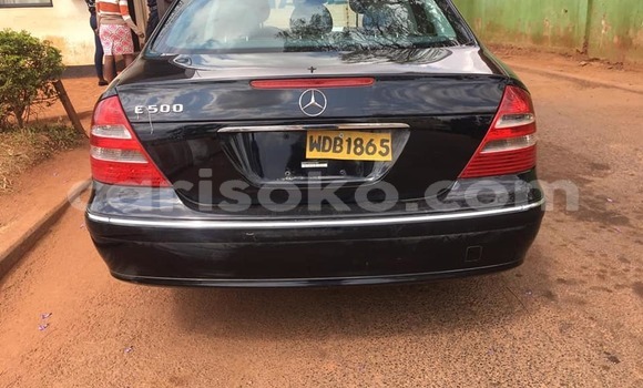 Sayi Na hannu Mercedes-Benz E–Class Noir Mota in Kigali a Rwanda Sayi Na hannu Mercedes-Benz E–Class Noir Mota in Kigali a Rwanda