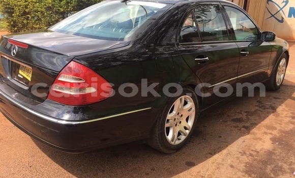 Sayi Na hannu Mercedes-Benz E–Class Noir Mota in Kigali a Rwanda Sayi Na hannu Mercedes-Benz E–Class Noir Mota in Kigali a Rwanda