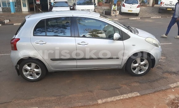 Sayi Na hannu Toyota Yaris Gris Mota in Kigali a Rwanda Sayi Na hannu Toyota Yaris Gris Mota in Kigali a Rwanda