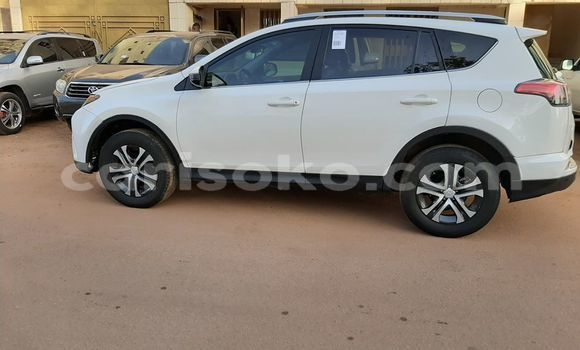 Sayi Na hannu Toyota RAV4 Blanc Mota in Kigali a Rwanda Sayi Na hannu Toyota RAV4 Blanc Mota in Kigali a Rwanda