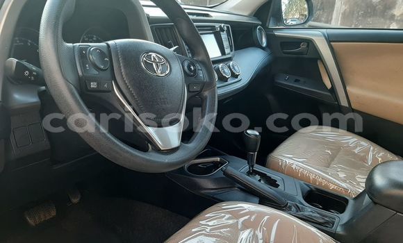Sayi Na hannu Toyota RAV4 Blanc Mota in Kigali a Rwanda Sayi Na hannu Toyota RAV4 Blanc Mota in Kigali a Rwanda