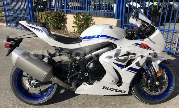 Acheter Neuf Moto Suzuki GSX–R Blanc à Import - Dubai, Rwanda