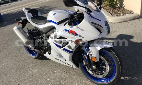 Buy New Suzuki GSX–R White Bike in Import - Dubai in Rwanda Buy New Suzuki GSX–R White Bike in Import - Dubai in Rwanda