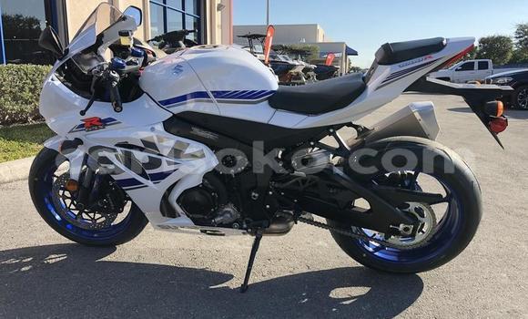 Buy New Suzuki GSX–R White Bike in Import - Dubai in Rwanda Buy New Suzuki GSX–R White Bike in Import - Dubai in Rwanda