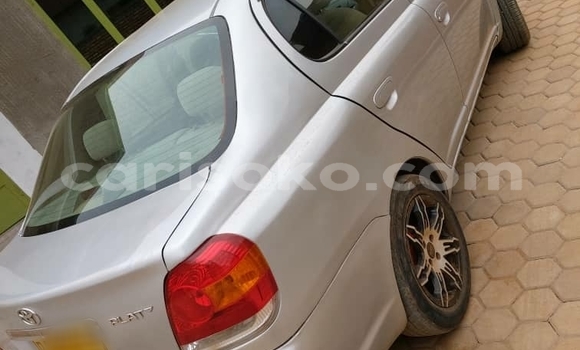 اشتري مستعمل Toyota Platz Gris سيارة في Kigali في Rwanda