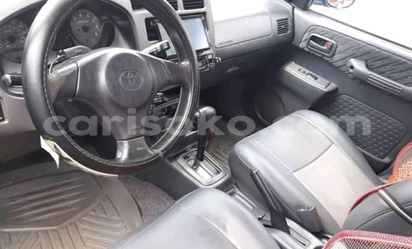 Sayi Na hannu Toyota RAV4 Bleu Mota in Kigali a Rwanda Sayi Na hannu Toyota RAV4 Bleu Mota in Kigali a Rwanda