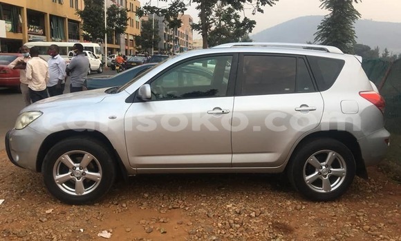 Sayi Na hannu Toyota RAV4 Gris Mota in Kigali a Rwanda Sayi Na hannu Toyota RAV4 Gris Mota in Kigali a Rwanda
