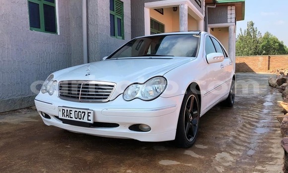 Sayi Na hannu Mercedes-Benz C–Class Blanc Mota in Kigali a Rwanda Sayi Na hannu Mercedes-Benz C–Class Blanc Mota in Kigali a Rwanda