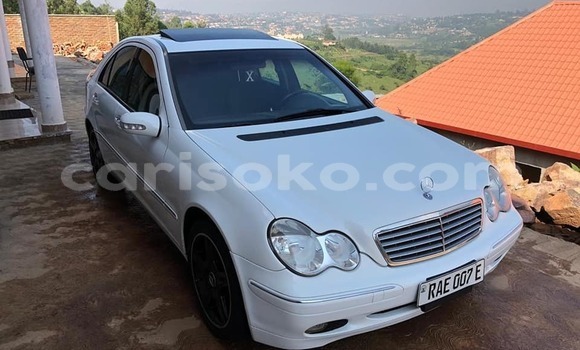 Sayi Na hannu Mercedes-Benz C–Class Blanc Mota in Kigali a Rwanda Sayi Na hannu Mercedes-Benz C–Class Blanc Mota in Kigali a Rwanda
