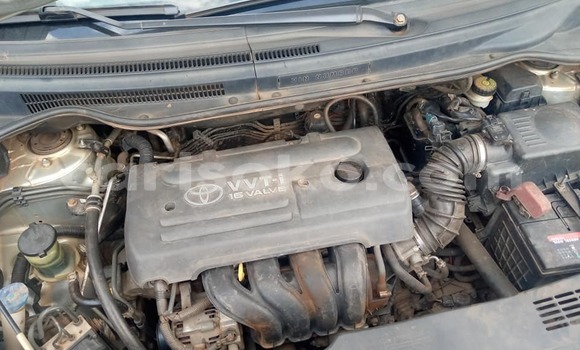 Sayi Na hannu Toyota Corolla Verso Beige Mota in Kigali a Rwanda Sayi Na hannu Toyota Corolla Verso Beige Mota in Kigali a Rwanda