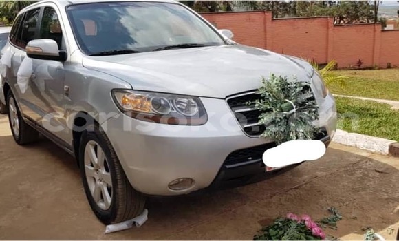 Sayi Na hannu Hyundai Santa Fe Gris Mota in Kigali a Rwanda Sayi Na hannu Hyundai Santa Fe Gris Mota in Kigali a Rwanda