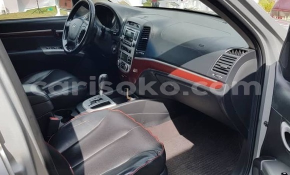 Sayi Na hannu Hyundai Santa Fe Gris Mota in Kigali a Rwanda Sayi Na hannu Hyundai Santa Fe Gris Mota in Kigali a Rwanda