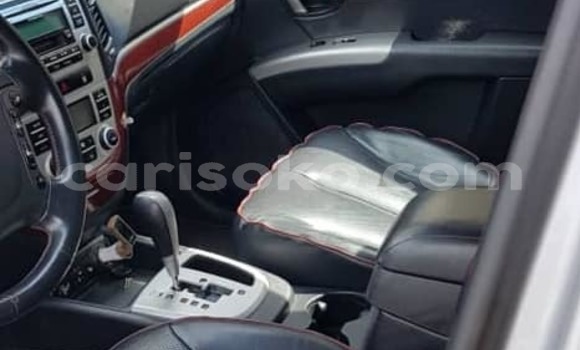 Sayi Na hannu Hyundai Santa Fe Gris Mota in Kigali a Rwanda Sayi Na hannu Hyundai Santa Fe Gris Mota in Kigali a Rwanda