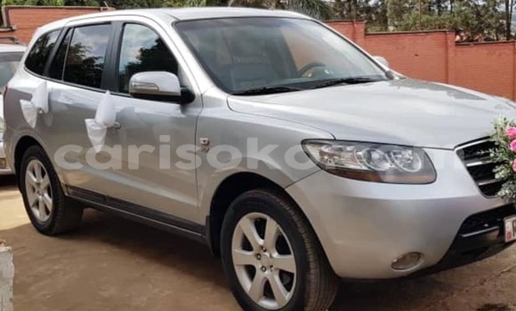 Sayi Na hannu Hyundai Santa Fe Gris Mota in Kigali a Rwanda Sayi Na hannu Hyundai Santa Fe Gris Mota in Kigali a Rwanda