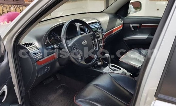 Sayi Na hannu Hyundai Santa Fe Gris Mota in Kigali a Rwanda Sayi Na hannu Hyundai Santa Fe Gris Mota in Kigali a Rwanda