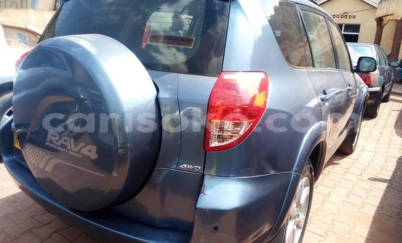 Sayi Na hannu Toyota RAV4 Bleu Mota in Kigali a Rwanda Sayi Na hannu Toyota RAV4 Bleu Mota in Kigali a Rwanda
