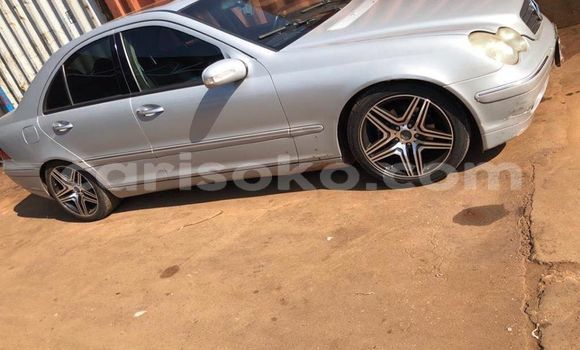 Sayi Na hannu Mercedes-Benz C–Class Gris Mota in Kigali a Rwanda Sayi Na hannu Mercedes-Benz C–Class Gris Mota in Kigali a Rwanda