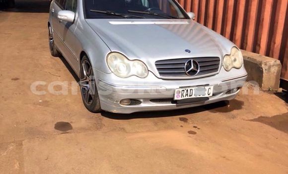 Sayi Na hannu Mercedes-Benz C–Class Gris Mota in Kigali a Rwanda Sayi Na hannu Mercedes-Benz C–Class Gris Mota in Kigali a Rwanda