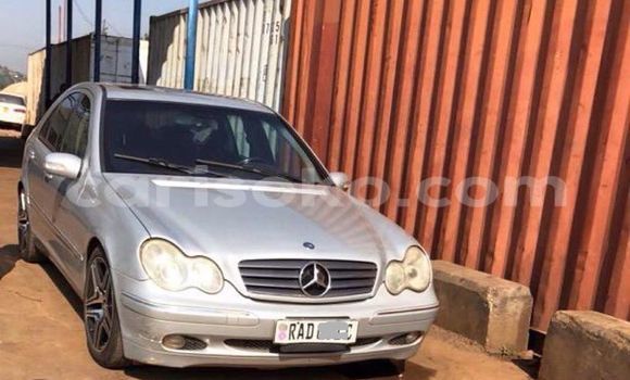 Sayi Na hannu Mercedes-Benz C–Class Gris Mota in Kigali a Rwanda Sayi Na hannu Mercedes-Benz C–Class Gris Mota in Kigali a Rwanda