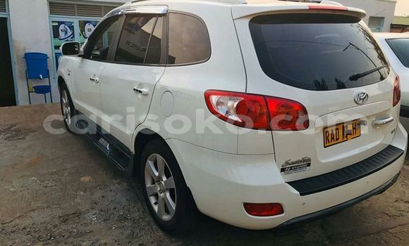 Buy Used Hyundai Santa Fe White Car in Kigali in Rwanda Buy Used Hyundai Santa Fe White Car in Kigali in Rwanda