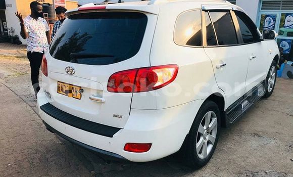 Buy Used Hyundai Santa Fe White Car in Kigali in Rwanda Buy Used Hyundai Santa Fe White Car in Kigali in Rwanda