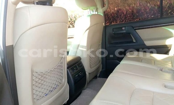 Buy Used Toyota Land Cruiser White Car in Kigali in Rwanda Buy Used Toyota Land Cruiser White Car in Kigali in Rwanda
