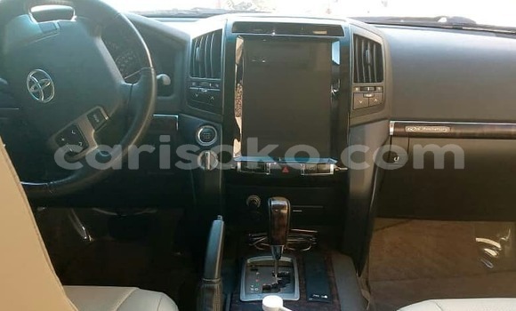 Buy Used Toyota Land Cruiser White Car in Kigali in Rwanda Buy Used Toyota Land Cruiser White Car in Kigali in Rwanda