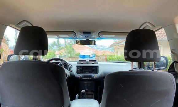 Sayi Na hannu Toyota Land Cruiser Prado Noir Mota in Kigali a Rwanda Sayi Na hannu Toyota Land Cruiser Prado Noir Mota in Kigali a Rwanda